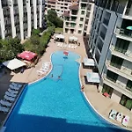Apartman Pool Amadeus Lux