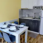 Pool Amadeus Lux Apartman *