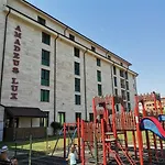 아파트 Pool Amadeus Lux 써니비치
