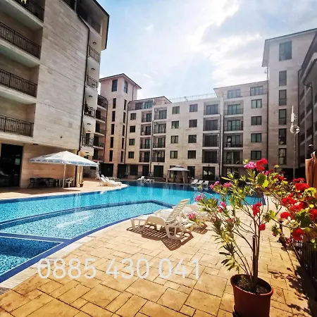 Apartment Pool Amadeus Lux *