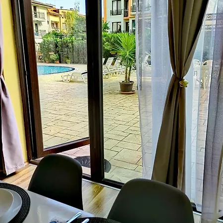 Apartment Pool Amadeus Lux
